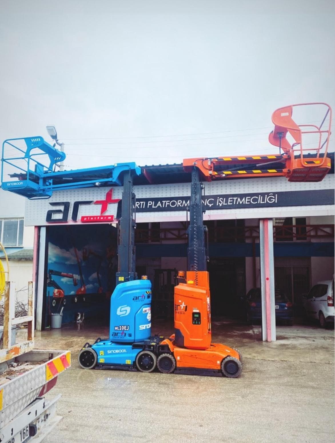 İzmir'de kiralamaya hazır forklift ve makine parkı